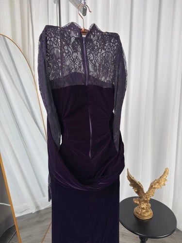 فستان ناعم بأكمام دانتيل لون لون بنفسجي