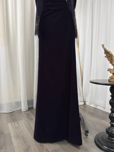 فستان ناعم بأكمام دانتيل لون لون بنفسجي