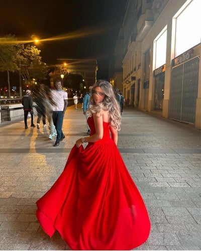 فستان احمر سهره