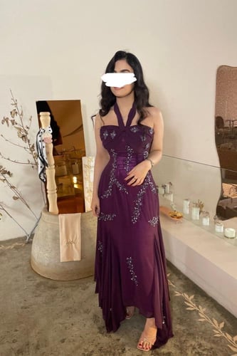 فستان سهره توب مزين بالخرز لون عنابي