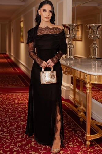 فستان ناعم بأكمام دانتيل لون بني