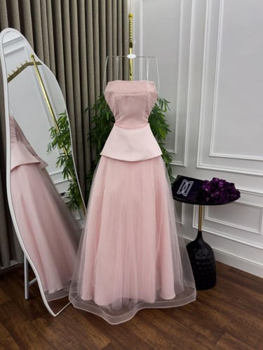 فستان سهره توب بتصميم انيق وراقي لون وردي