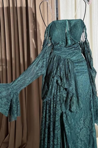 فستان سهره بأكمام طويلة لون أخضر