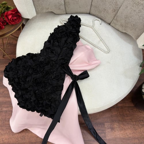 فستان وردي مع اسود