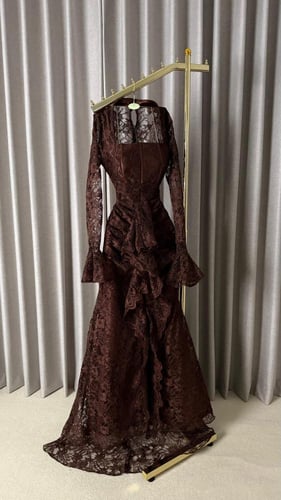 فستان سهرة أوف شولدر لون بني