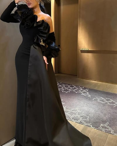 فستان اسود ملكي