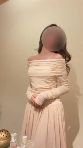 فستان باكتاف مكشوفه
