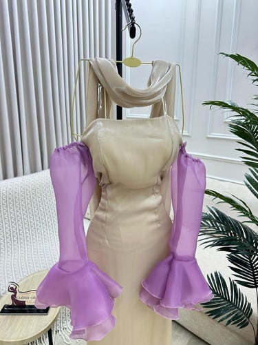 فستان ناعم توب بأكمام منفصلة وشال خارجي لون سكري