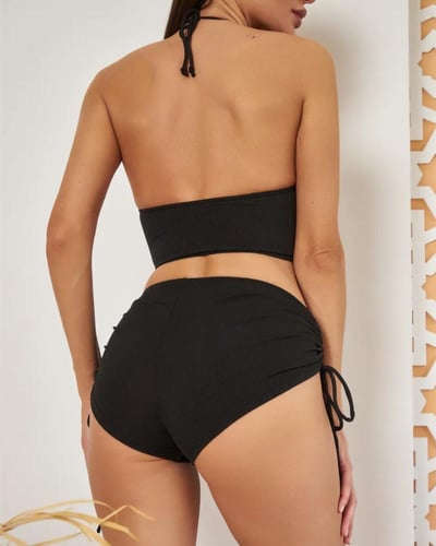 طقم بكيني قطعتين بستايل توب مزموم وشورت عالي الخصر...