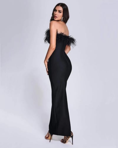 فستان بوديكون مكشوف الكتف مزين بفرو