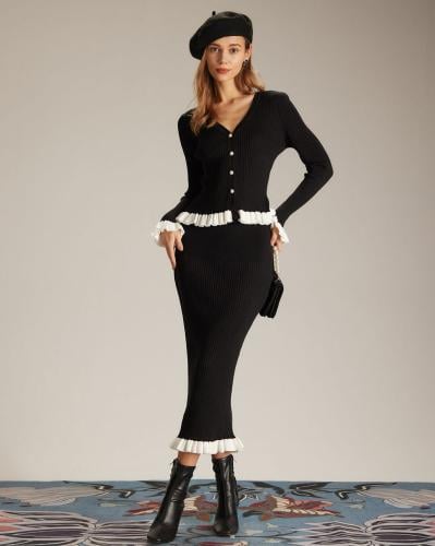 طقم نسائي قطعتين بلوزة وتنورة محبوكة - أسود