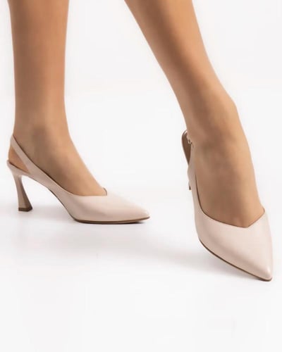 حذاء نسائي بكعب عالي بتصميم مفتوح من الخلف ورباط ق...