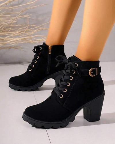 حذاء نسائي بكعب عالي عصري مع أشرطة أمامية