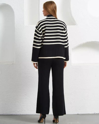 طقم قطعتين سترة وبنطلون مخطط بأكمام طويلة وياقة دا...