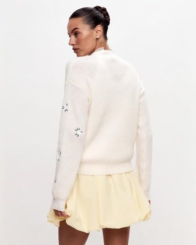 طقم كارديجان وتوب كروب محبوك بنقشة زهور وبأزرار أم...