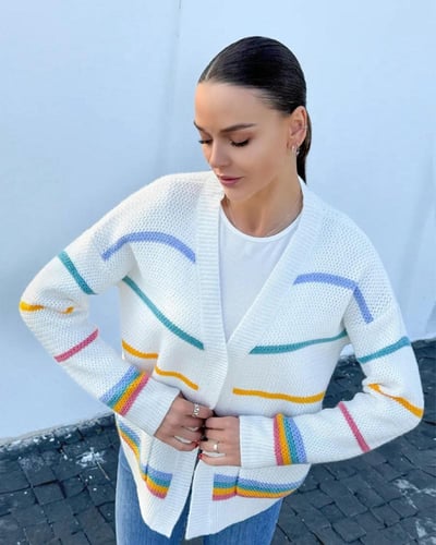 سترة نسائية بنمط مخطط بأكتاف منسدلة