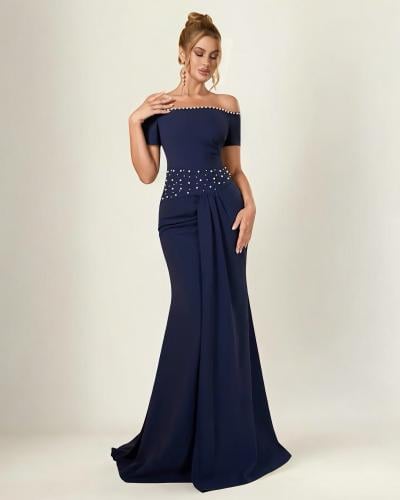 فستان سهرة بأكمام قصيرة مكشوف الكتفين ومزين باللؤل...