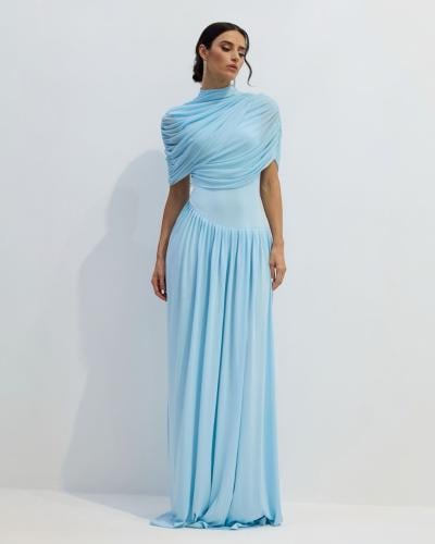 فستان سهرة سماوي راقٍ بتصميم درابيه وأكمام منسدلة