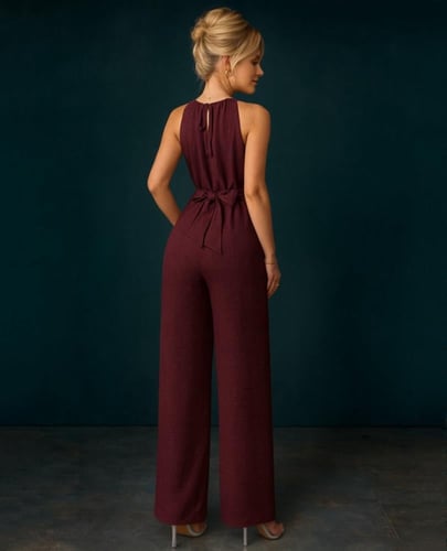 جمبسوت عنابي بربطة خلفية وقصة ملتفة مثالية للسهرات