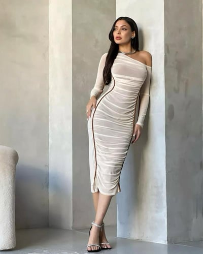 فستان نسائي ميدي مكشكش بكتف مكشوف