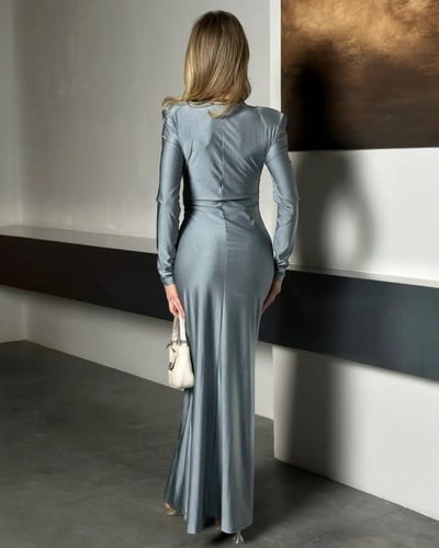 فستان ماكسي طويل بعقدة أمامية وبأكمام طويلة