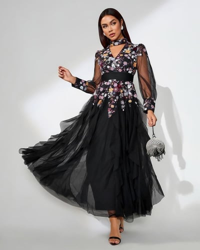فستان سهرة بتصميم شبكي أسود مطرّز بالأزهار بأكمام...