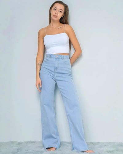 جينز نسائي عالي الخصر بنمط مستقيم