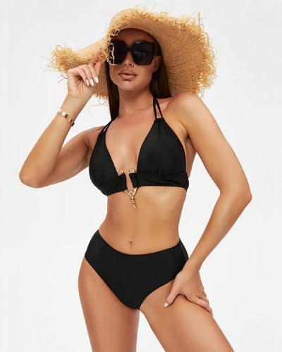 طقم بكيني أسود بثلاث قطع مع تنورة شيفون شفافة وتفا...