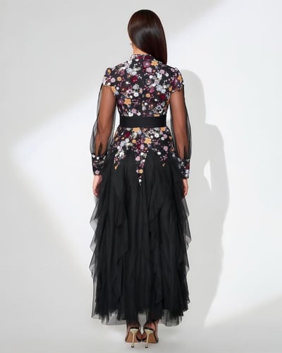 فستان سهرة بتصميم شبكي أسود مطرّز بالأزهار بأكمام...