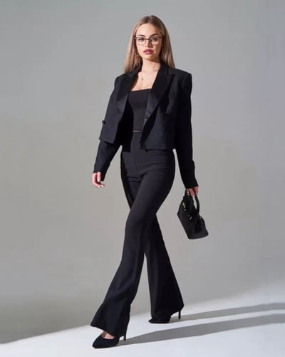 بنطال نسائي عالي الخصر بأرجل واسعة