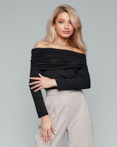 تي شيرت نسائي كاجوال مكشوف الكتف - أسود