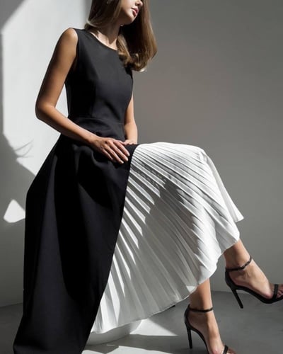 فستان سهرة بتصميم أنيق برقبة دائرية