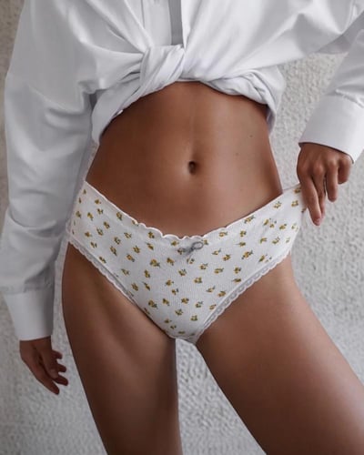 طقم سراويل قطنية بطبعات أنثوية - 5 قطع مريحة بتصام...