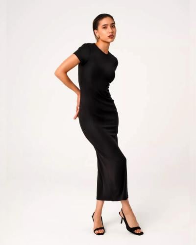 فستان نسائي ميدي بقصة ضيقة وأكمام قصيرة