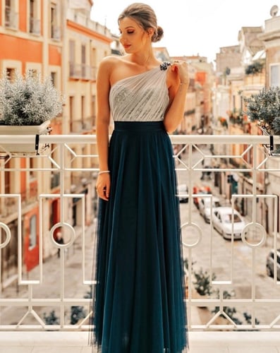 فستان سهرة تل بكتف مكشوف