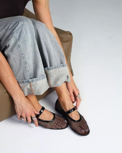 حذاء نسائي مريح وعملي مسطحة ومقدمة مستديرة