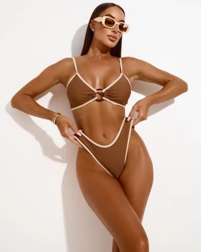 طقم بيكيني بني بتصميم رياضي بحواف كريمية