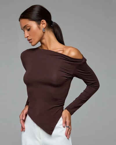 بلوزة نسائية بأكمام طويلة تصميم كتف ساقط بلون بني...