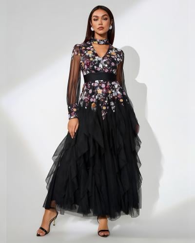 فستان سهرة بتصميم شبكي أسود مطرّز بالأزهار بأكمام...