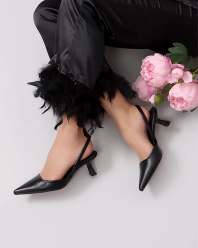 حذاء نسائي بكعب متوسط أنيق وبمقدمة مدببة - أسود