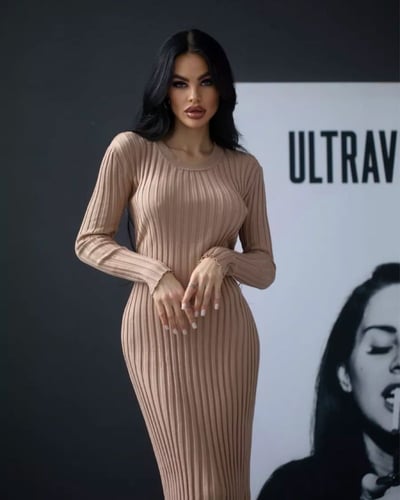 فستان نسائي منسوج أنيق بأكمام طويلة ورقبة دائرية