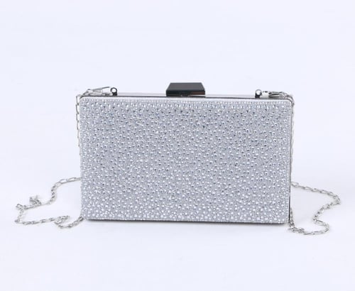 كلاتش بيتيت كادو مرصع بكريستال ولؤلؤ