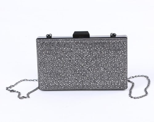 كلاتش بيتيت كادو مرصع بكريستال ولؤلؤ