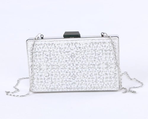 كلاتش بيتيت كادو مرصع بكريستال ولؤلؤ