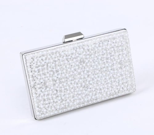 كلاتش بيتيت كادو مرصع بكريستال ولؤلؤ