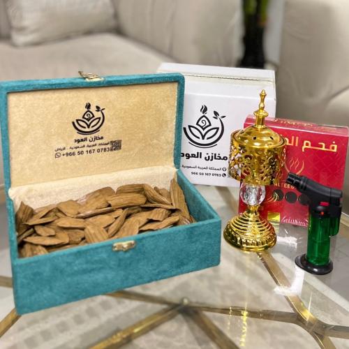 ربع كيلو - عود سيوفي طبيعي محسن 250 جرام - مع مبخر...