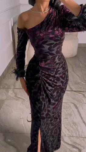 فستان بطابع تشجير مخمل