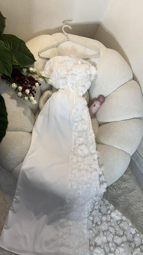 فستان سهرة أبيض تفته استرتش بقصة حورية البحر