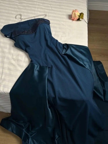 فستان سهره كحلى صدر تطريز