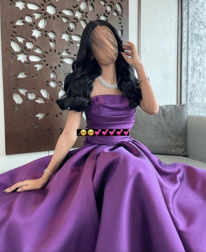 فستان سهرة ليلكي ميكادو سادة بقصة ميدي كلوش واسعة